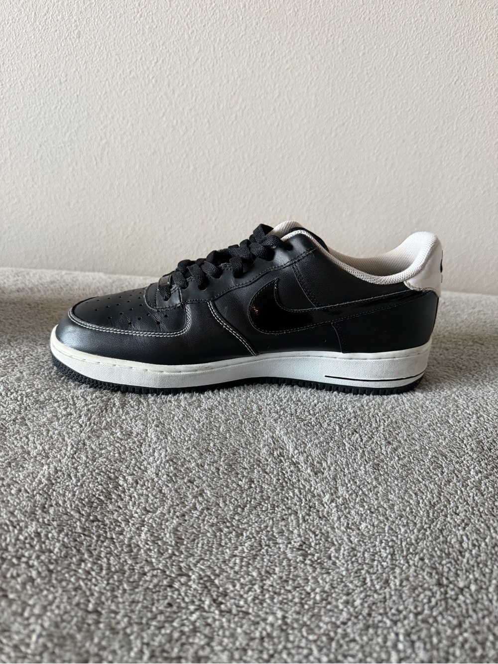 Nike Low-Top Sneakers in Black and White Trim - Picture 7 of 11